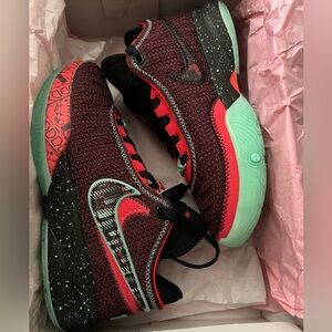 Big Kids Lebron size 3.5